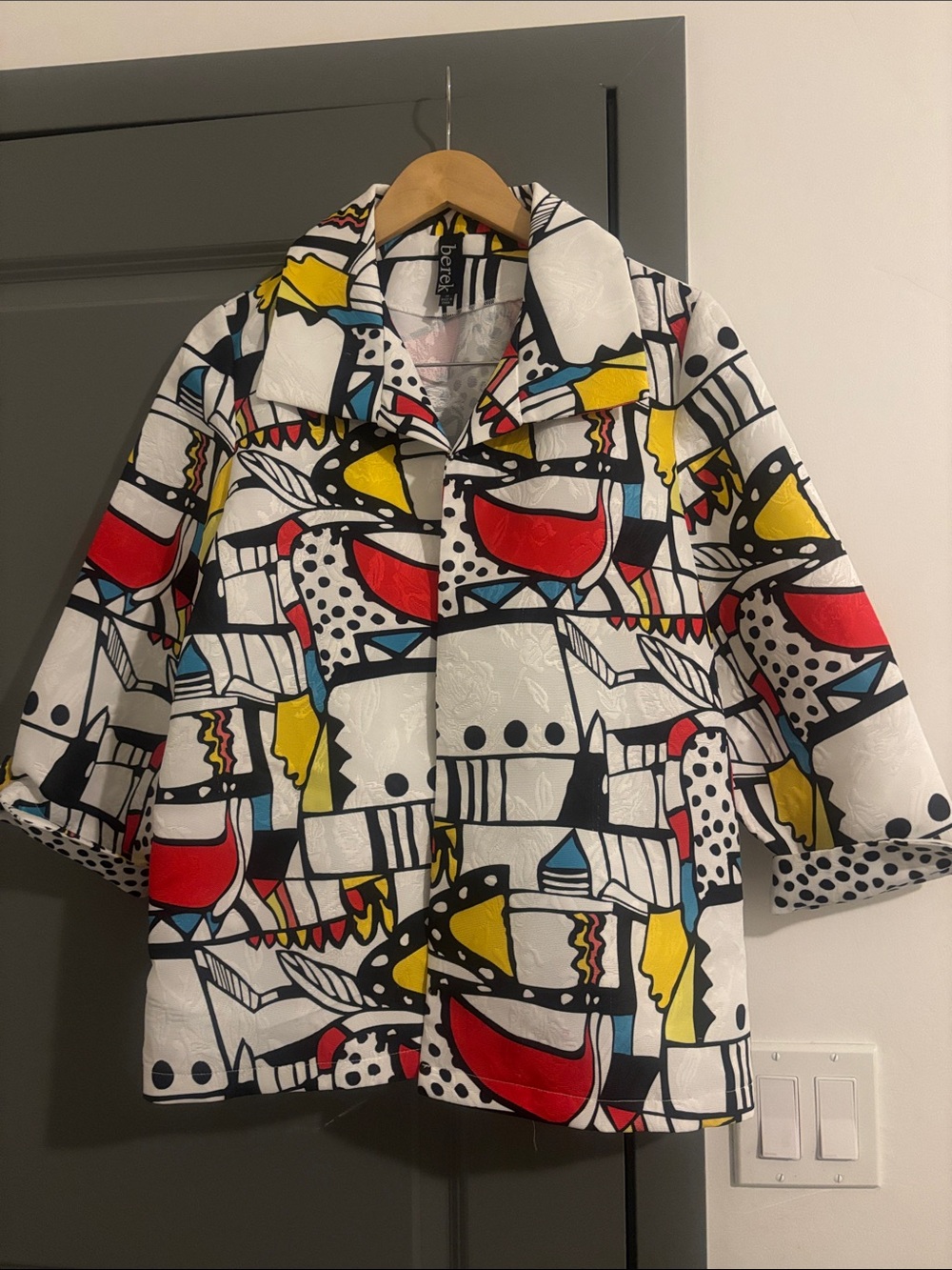 Berek Multicolor Abstract Geometric Blazer

***Preloved***